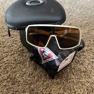 Oakleys Sutro Elite